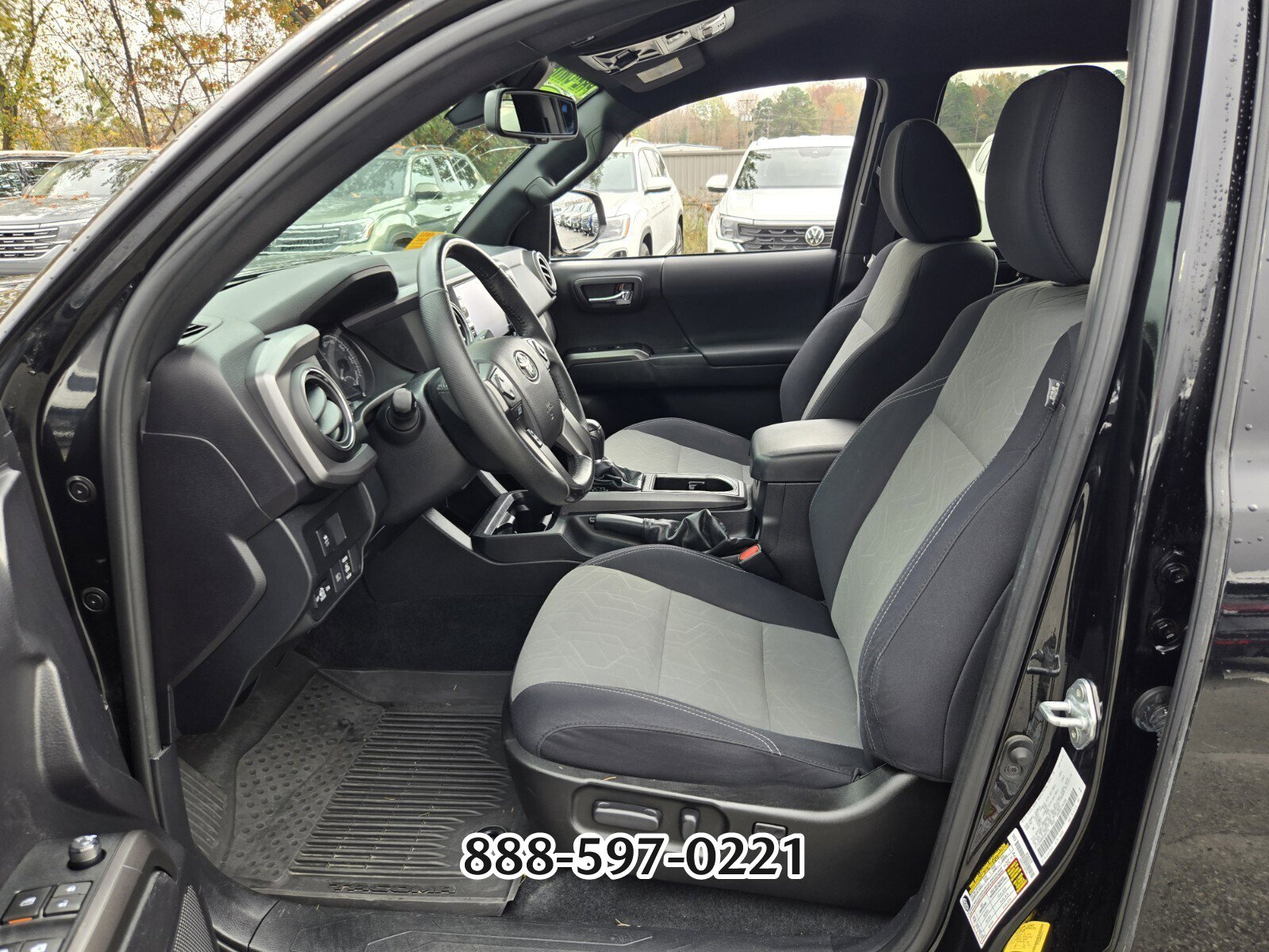 Used 2021 Toyota Tacoma TRD Off-Road image 10