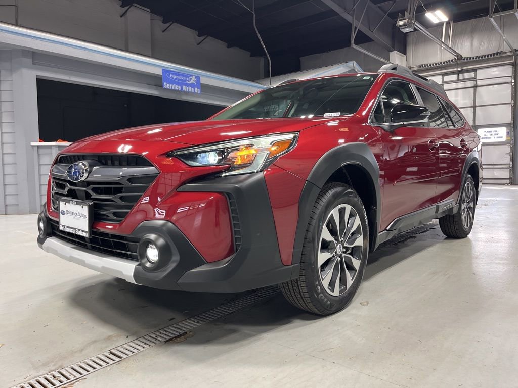 Used 2025 Subaru Outback Limited image 4