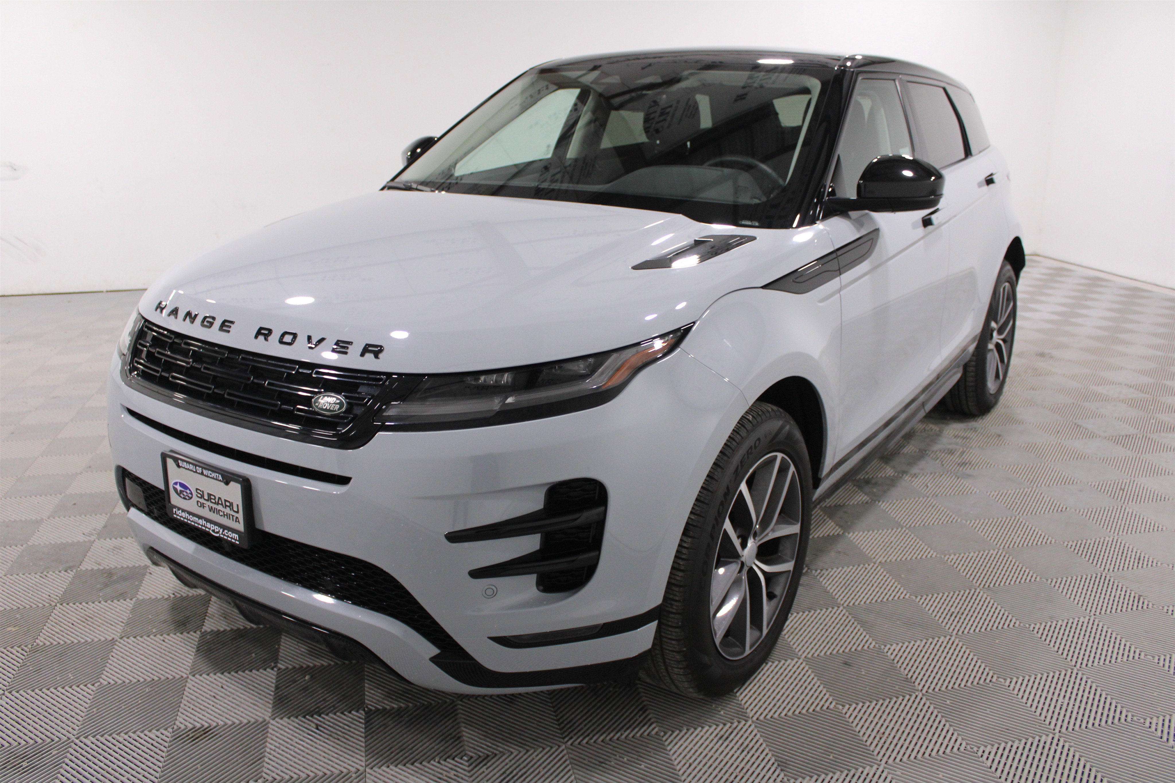 Used 2024 Land Rover Range Rover Evoque Dynamic SE image 29