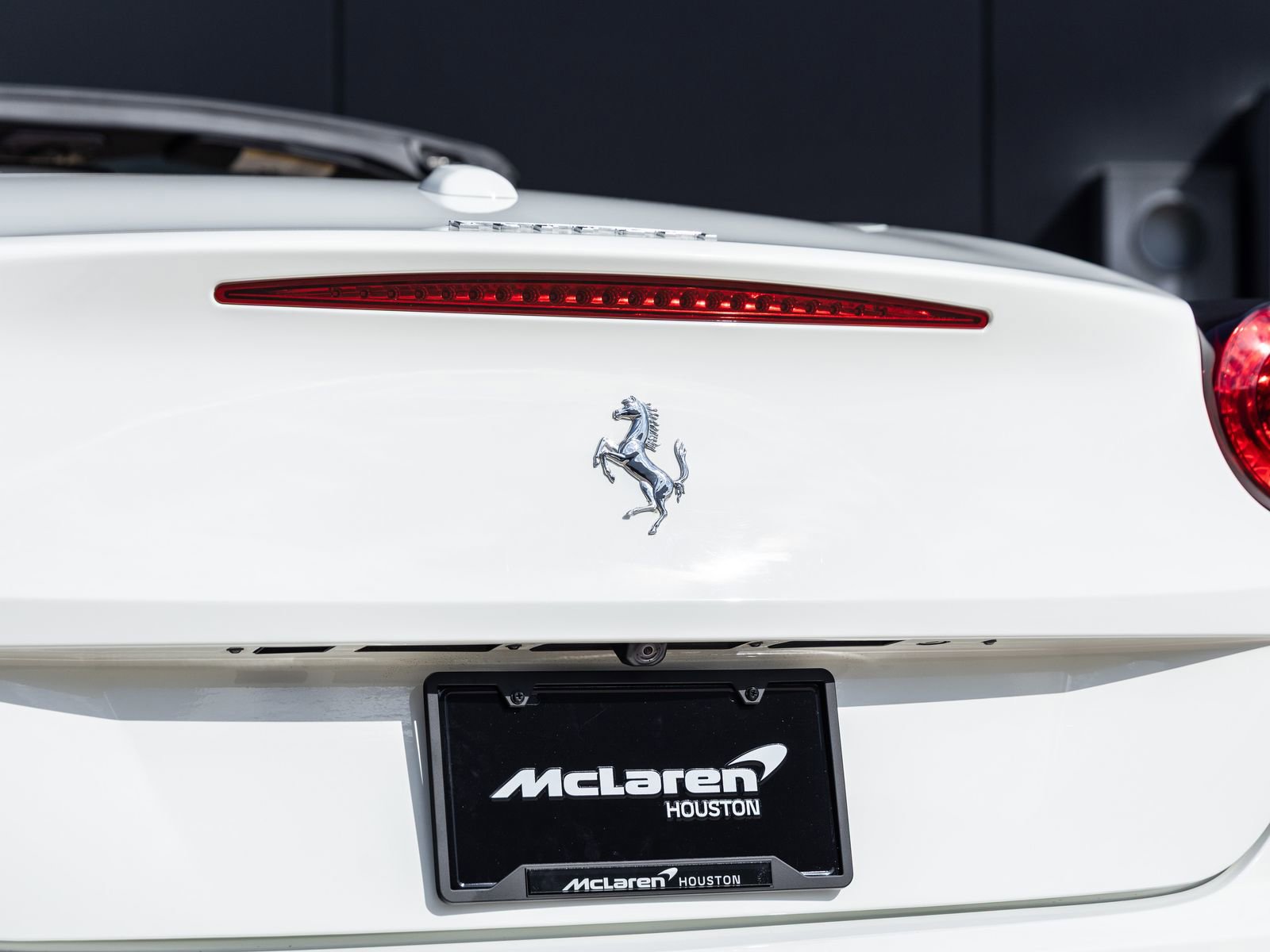 Used 2015 Ferrari California T RWD image 13