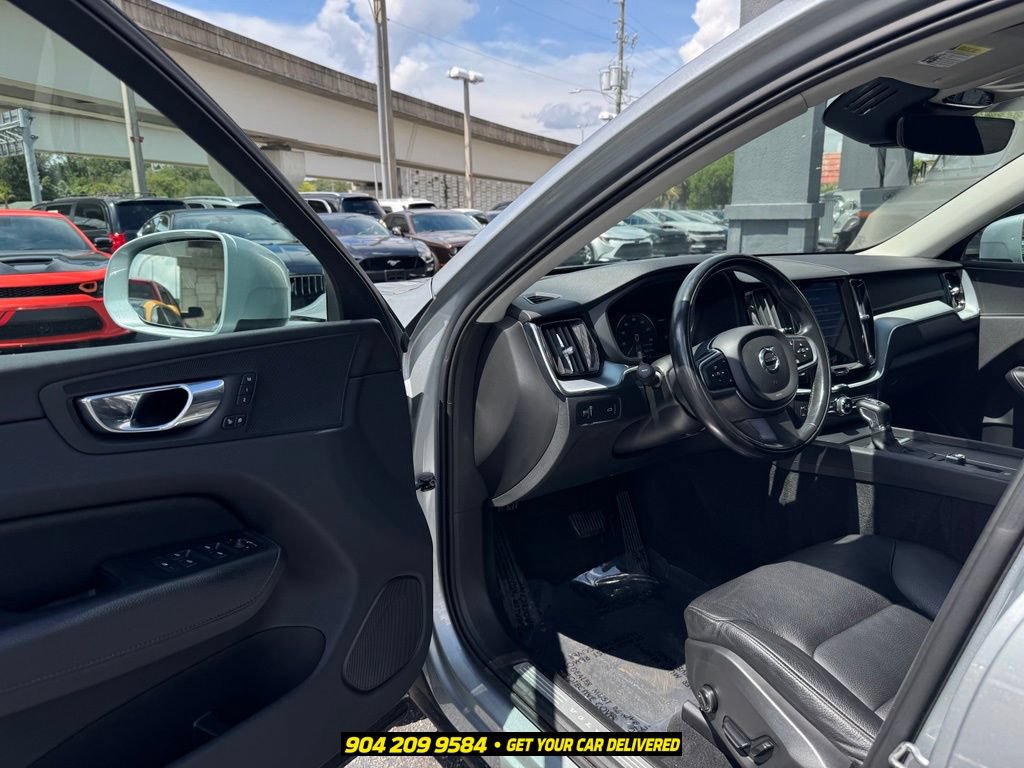 Used 2018 Volvo XC60 T6 Momentum w/ Vision Package AWD/4WD image 22