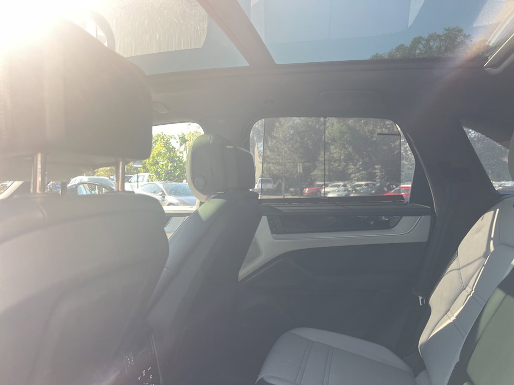 Used 2024 Porsche Cayenne S image 41