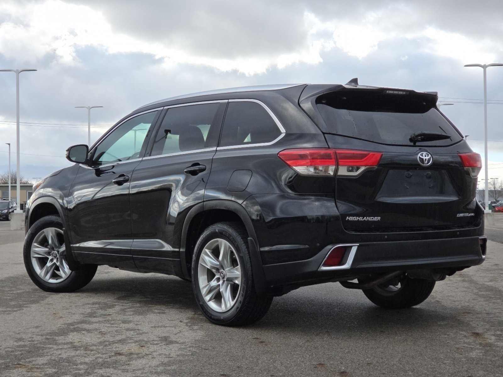 Used 2019 Toyota Highlander Limited image 18