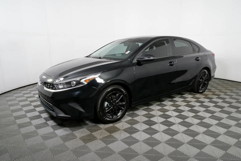 Used 2024 Kia Forte LXS w/ LXS Technology Package FWD image 24