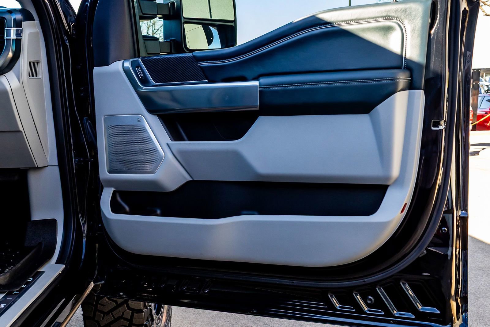 Used 2024 Ford F250 Limited w/ FX4 Off-Road Package image 32