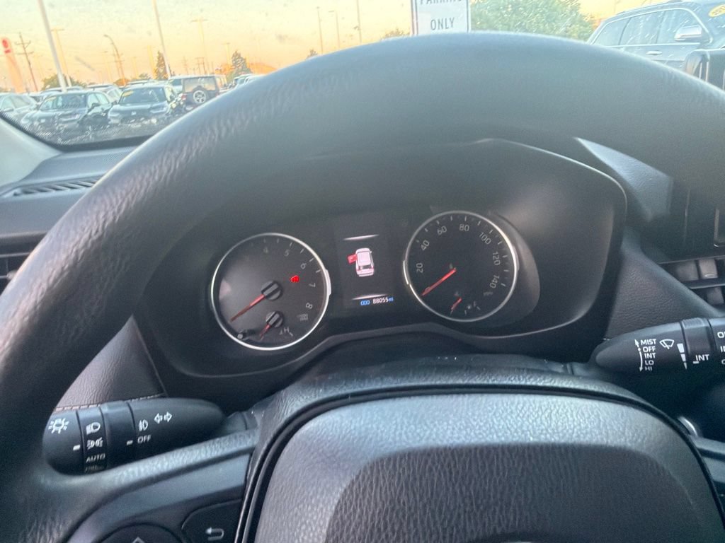 Used 2019 Toyota RAV4 XLE AWD/4WD image 12