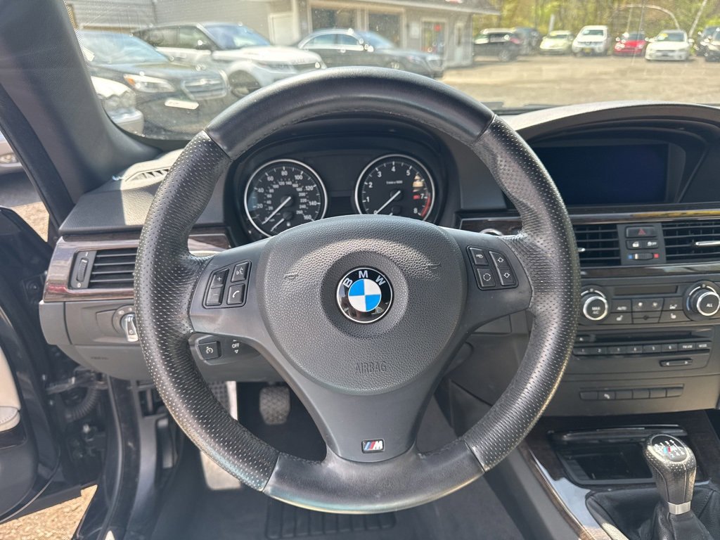 Used 2013 BMW 335i Convertible image 20
