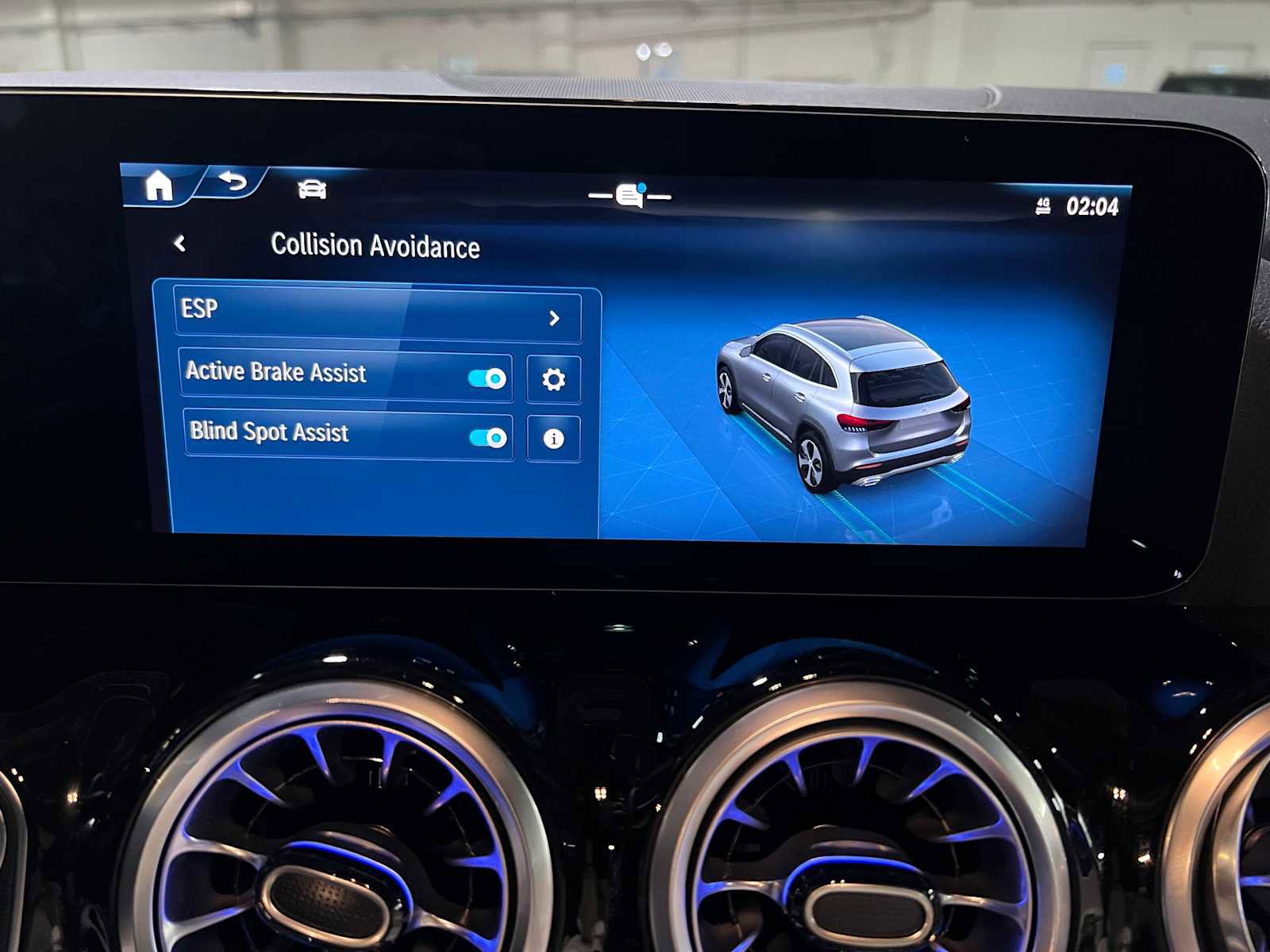 Used 2025 Mercedes-Benz GLA 250 4MATIC image 32