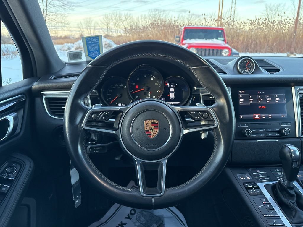 Used 2018 Porsche Macan Base image 3