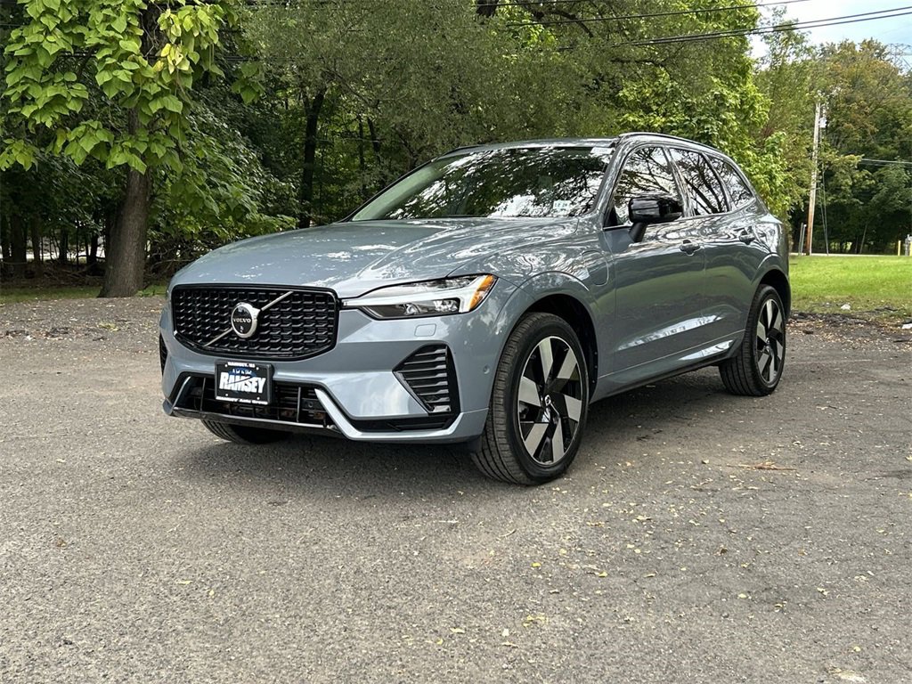 Certified 2024 Volvo XC60 T8 Plus w/ Protection Package Premier