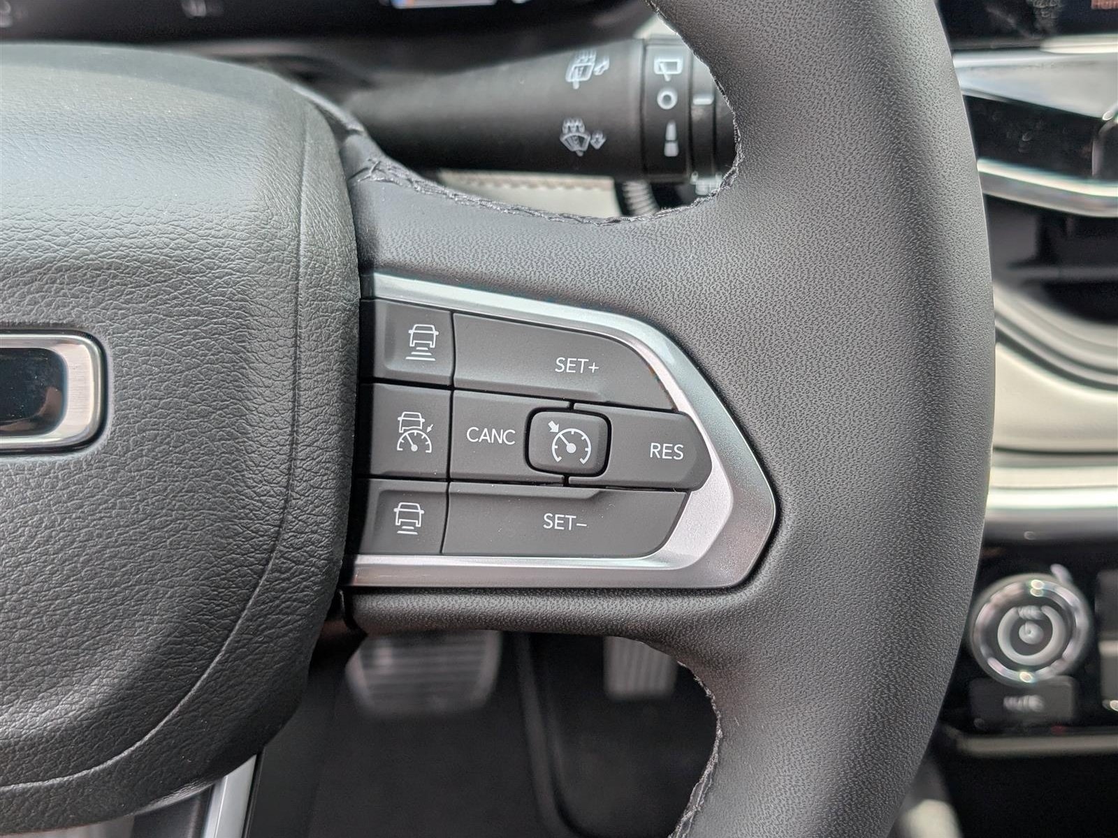 New 2025 Jeep Compass Limited w/ Elite Group AWD/4WD image 19