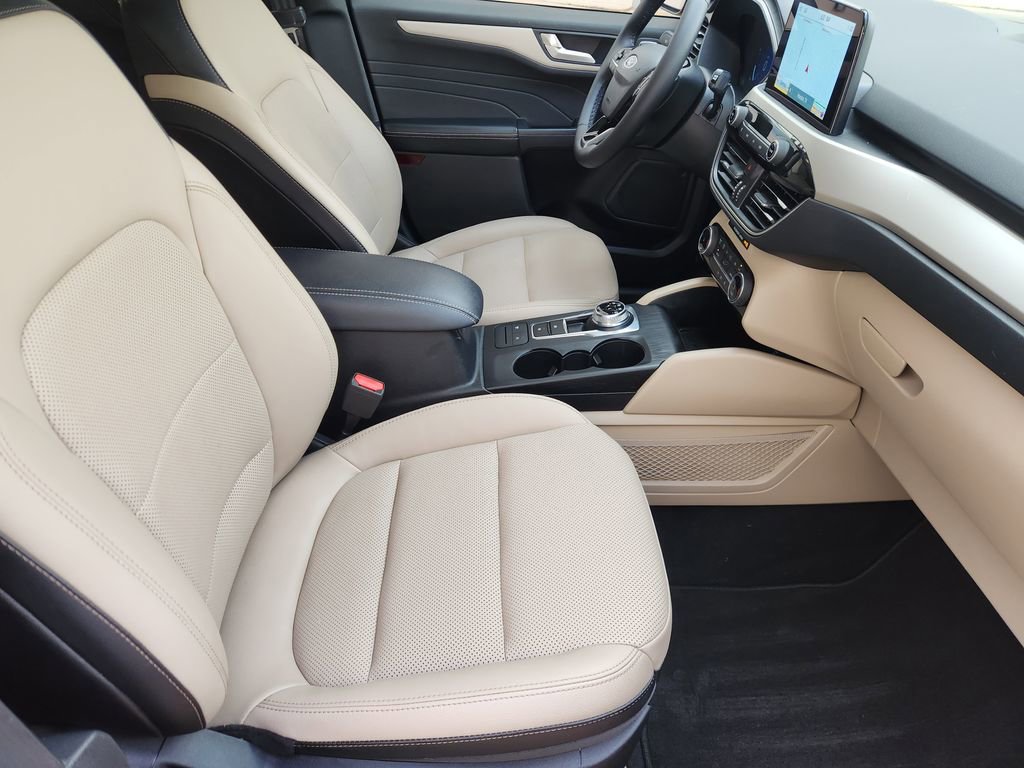Used 2022 Ford Escape SEL w/ Technology Package FWD image 14