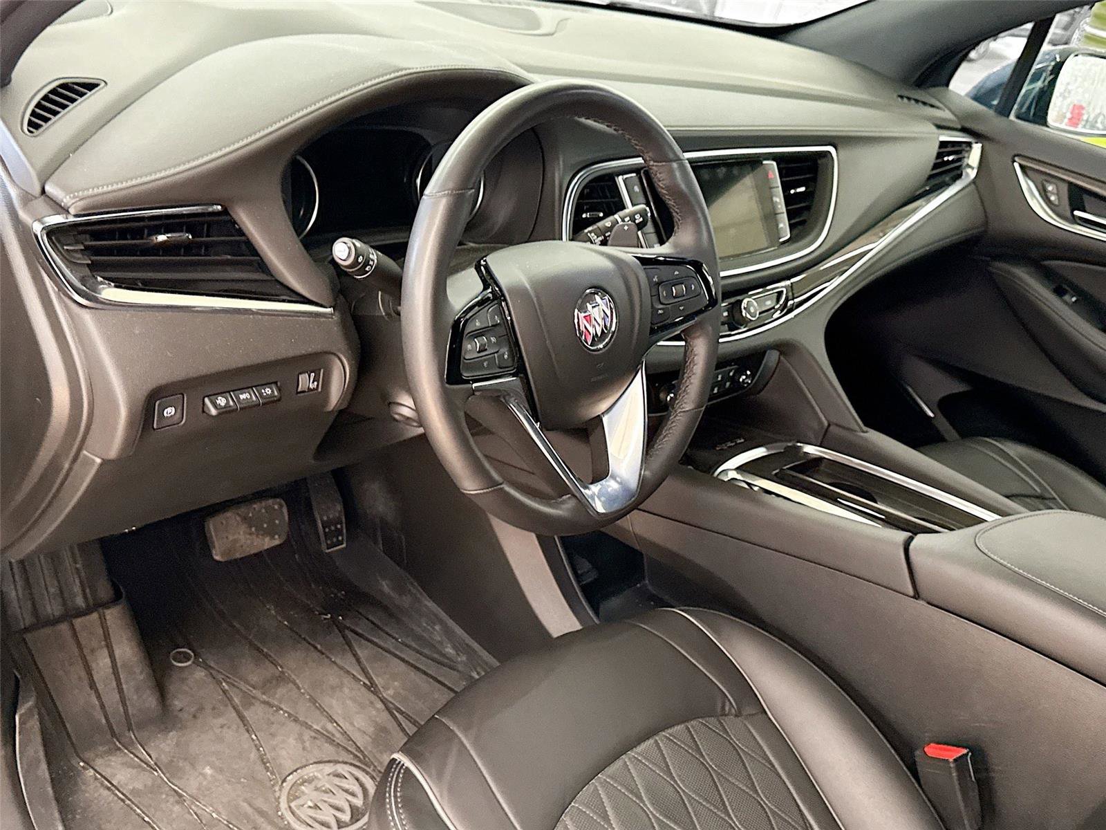 Used 2023 Buick Enclave Avenir w/ Avenir Technology Package AWD/4WD image 6