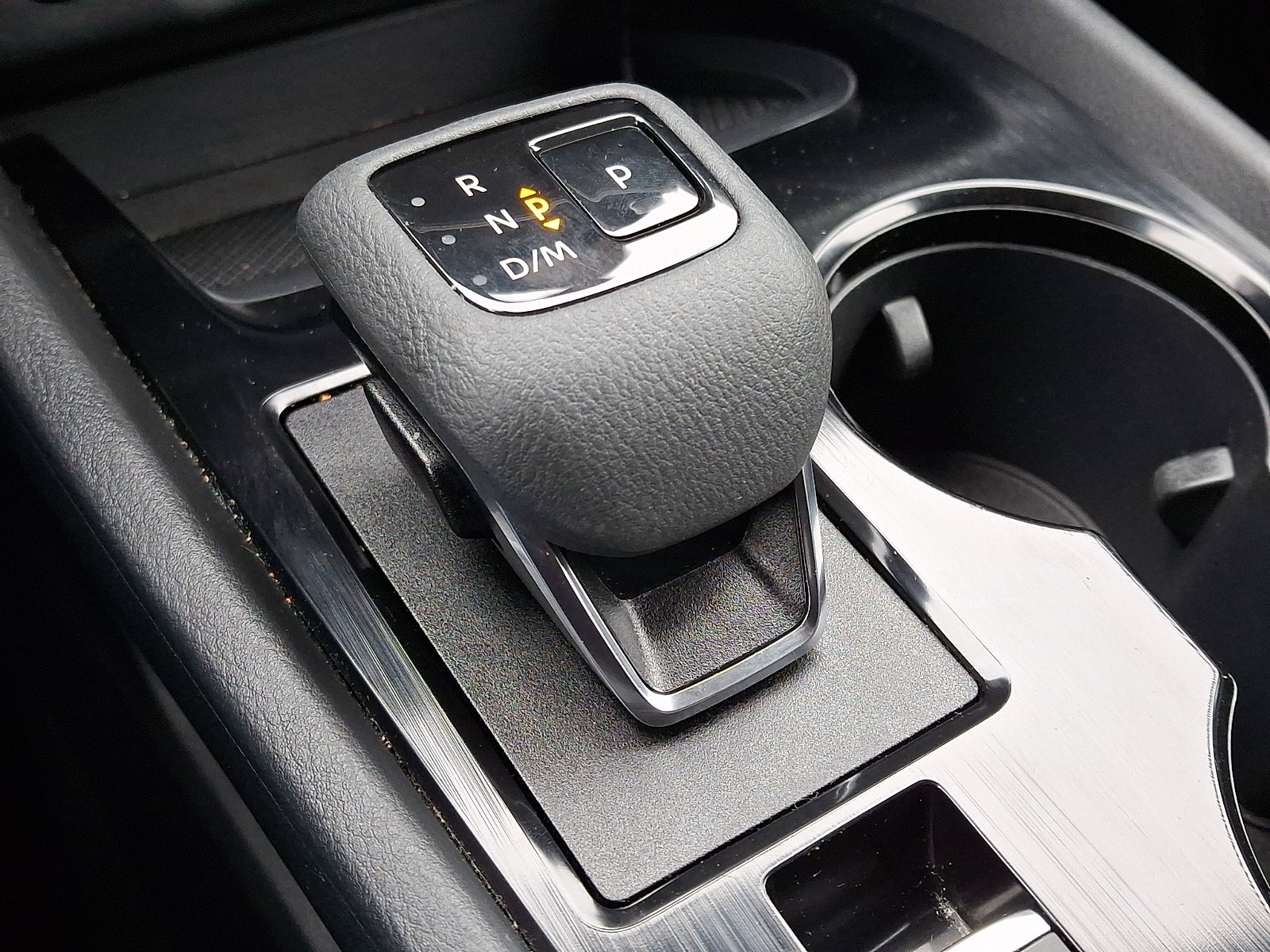 Used 2025 Nissan Rogue SV image 14
