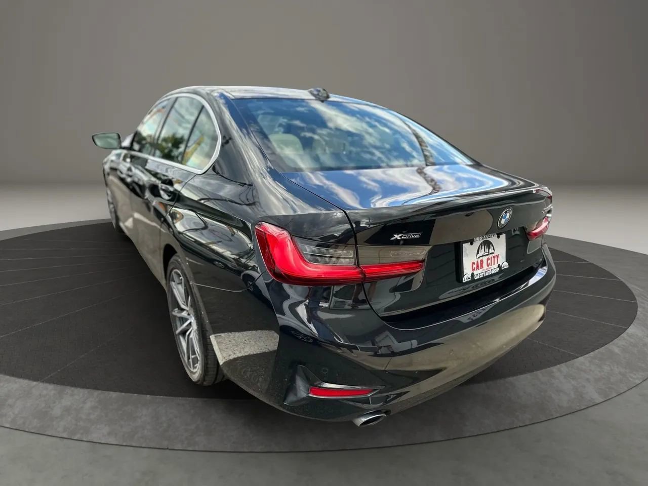 Used 2021 BMW 330i xDrive Sedan w/ Convenience Package image 7