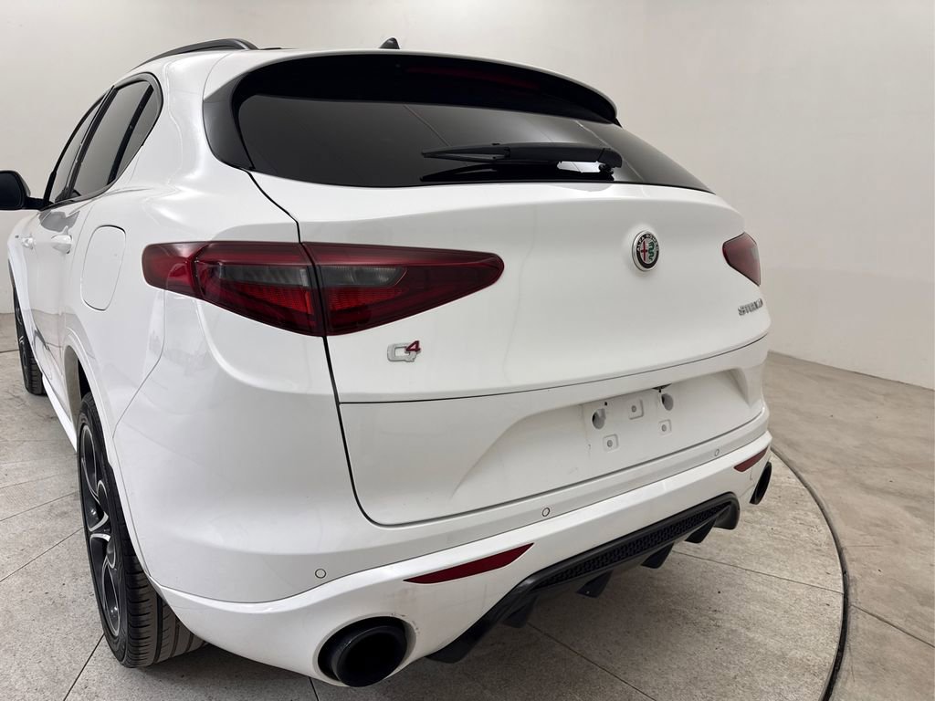 Used 2022 Alfa Romeo Stelvio Veloce AWD/4WD image 18