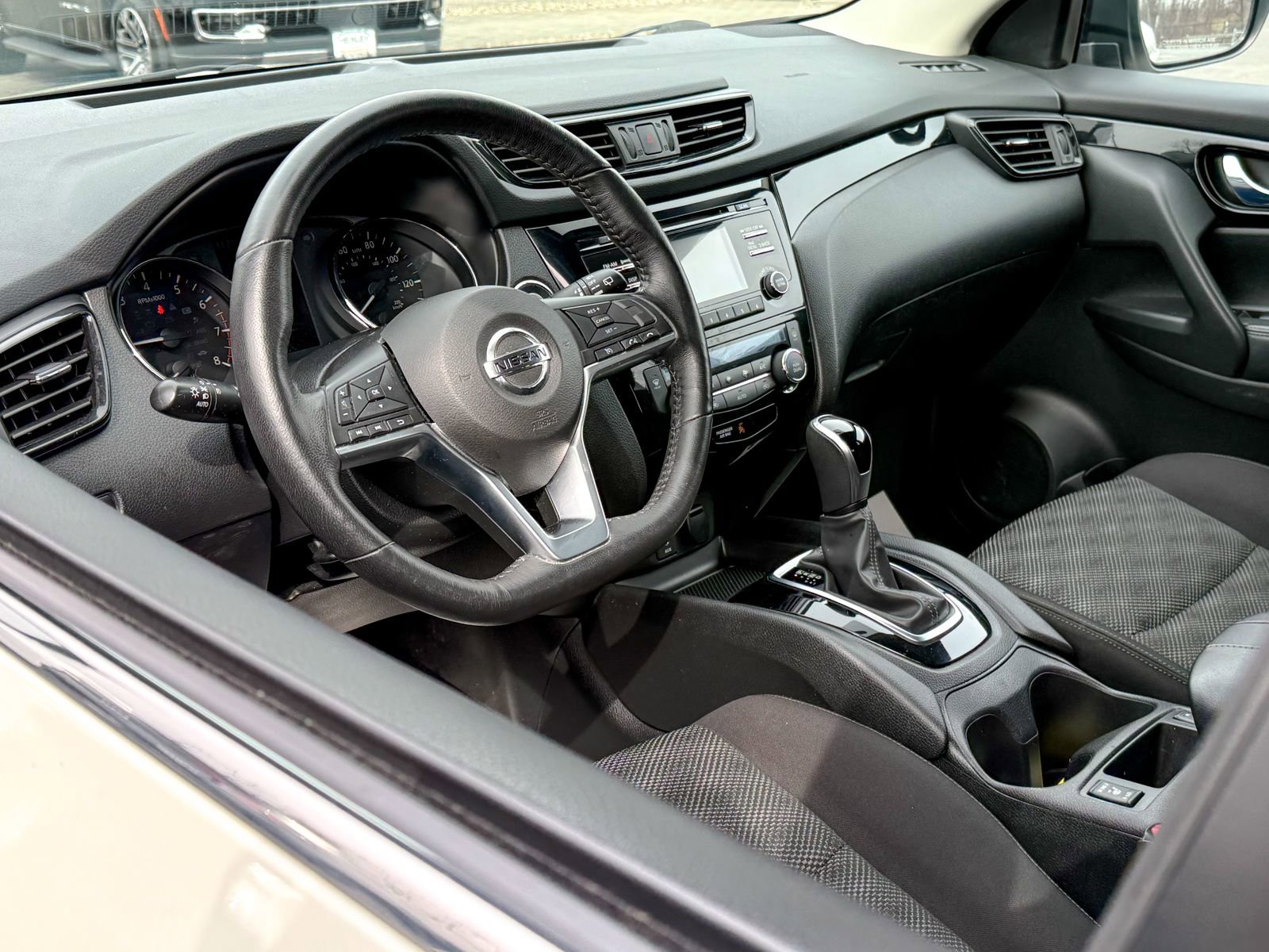 Used 2017 Nissan Rogue Sport SV w/ SV All-Weather Package image 12