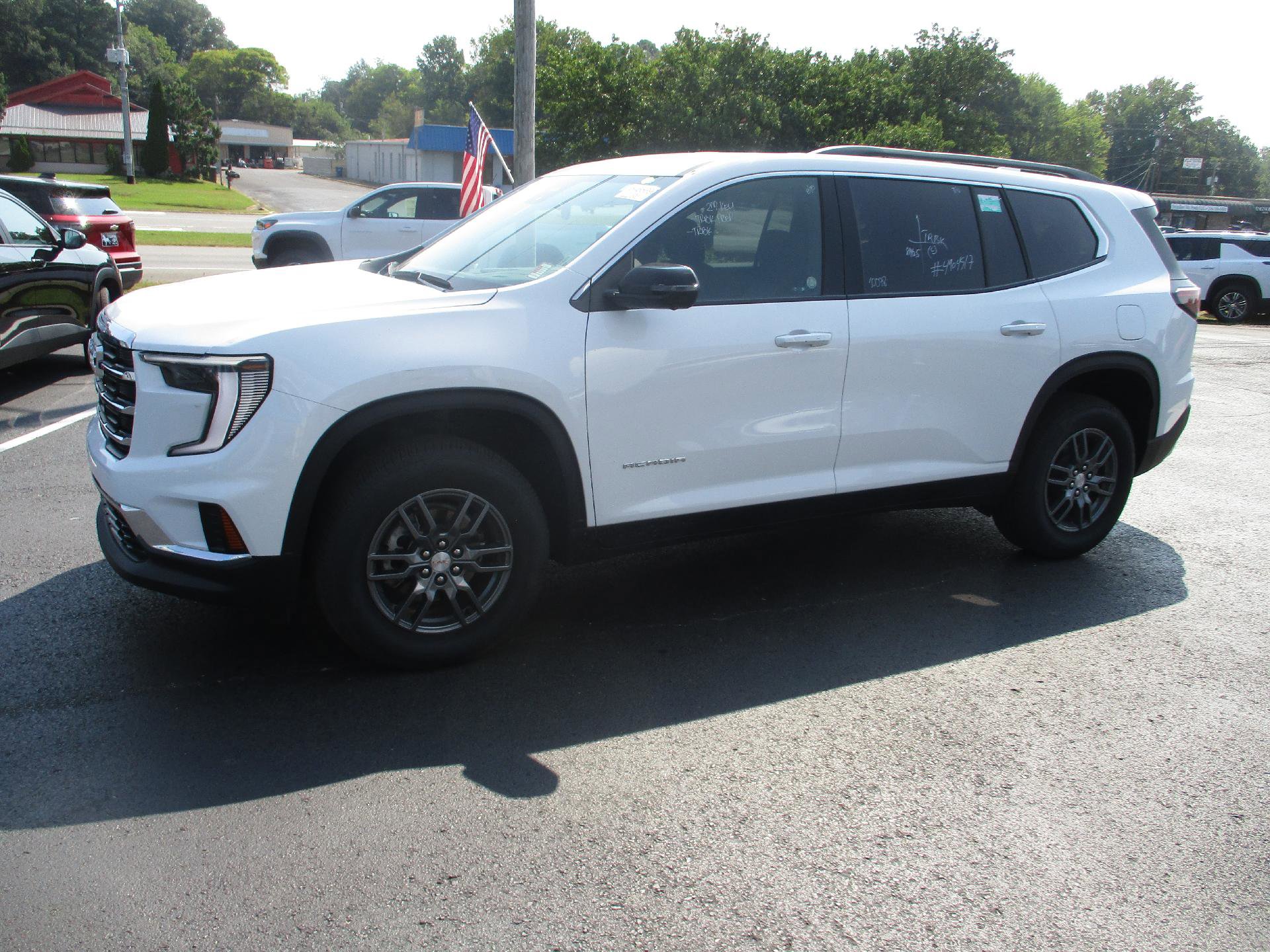 Used 2025 GMC Acadia Elevation image 7