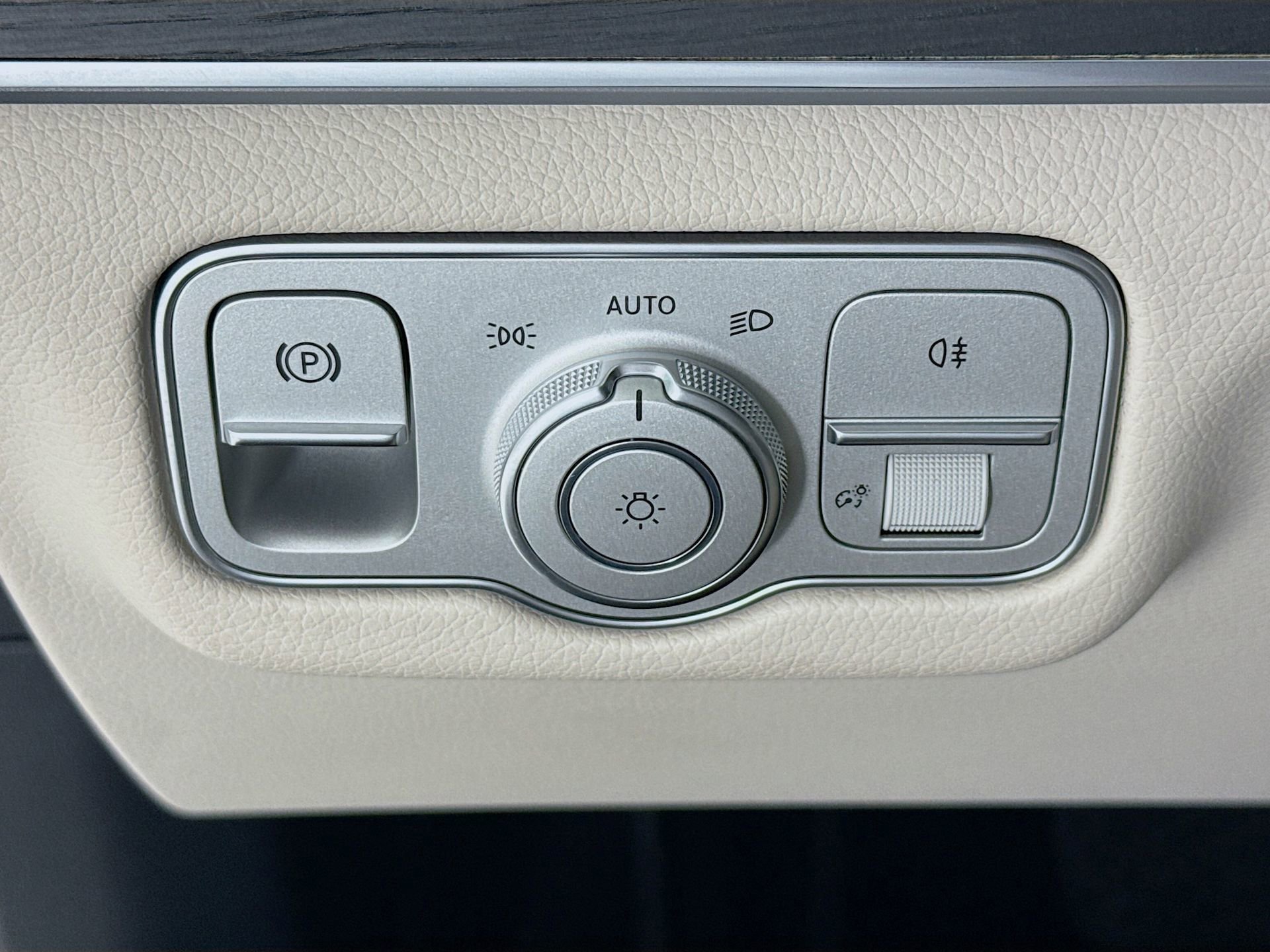 Certified 2025 Mercedes-Benz GLS 450 4MATIC image 11