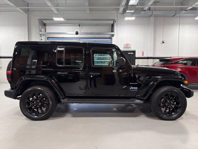 Used 2022 Jeep Wrangler Unlimited Sahara w/ Cold Weather Group AWD/4WD image 8