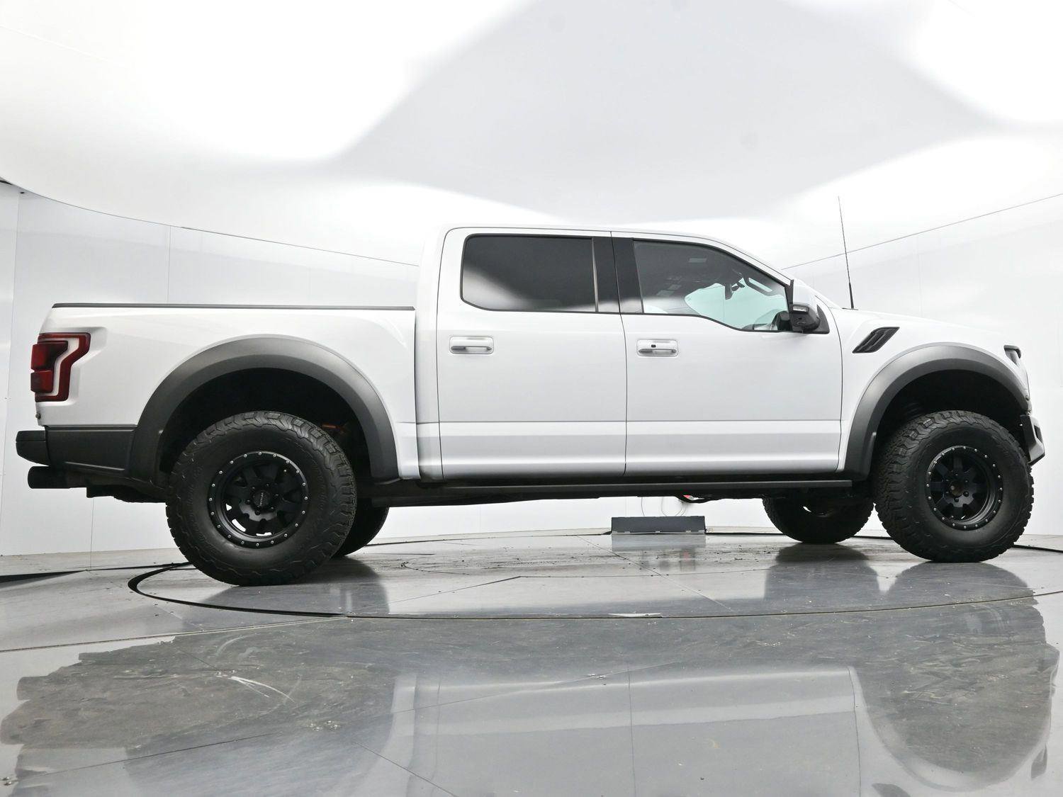 Used 2020 Ford F150 Raptor w/ Equipment Group 802A Luxury AWD/4WD image 57