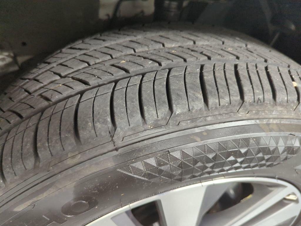 Used 2024 Nissan Pathfinder SL w/ Cargo Package image 22