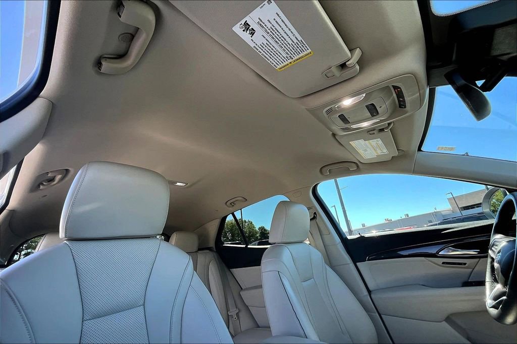 Used 2023 Buick Envision Essence w/ Technology Package I image 27