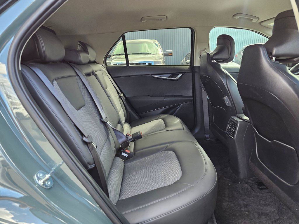 Used 2025 Kia Niro Wind w/ Wind Preserve Package FWD image 12