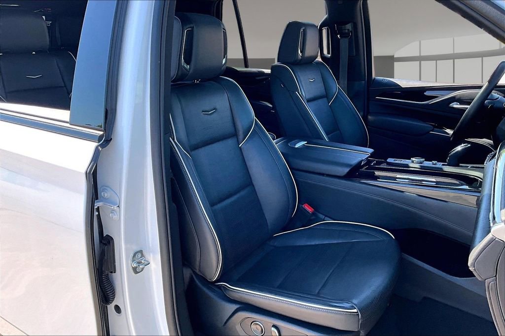 Used 2024 Cadillac Escalade Sport AWD/4WD image 7