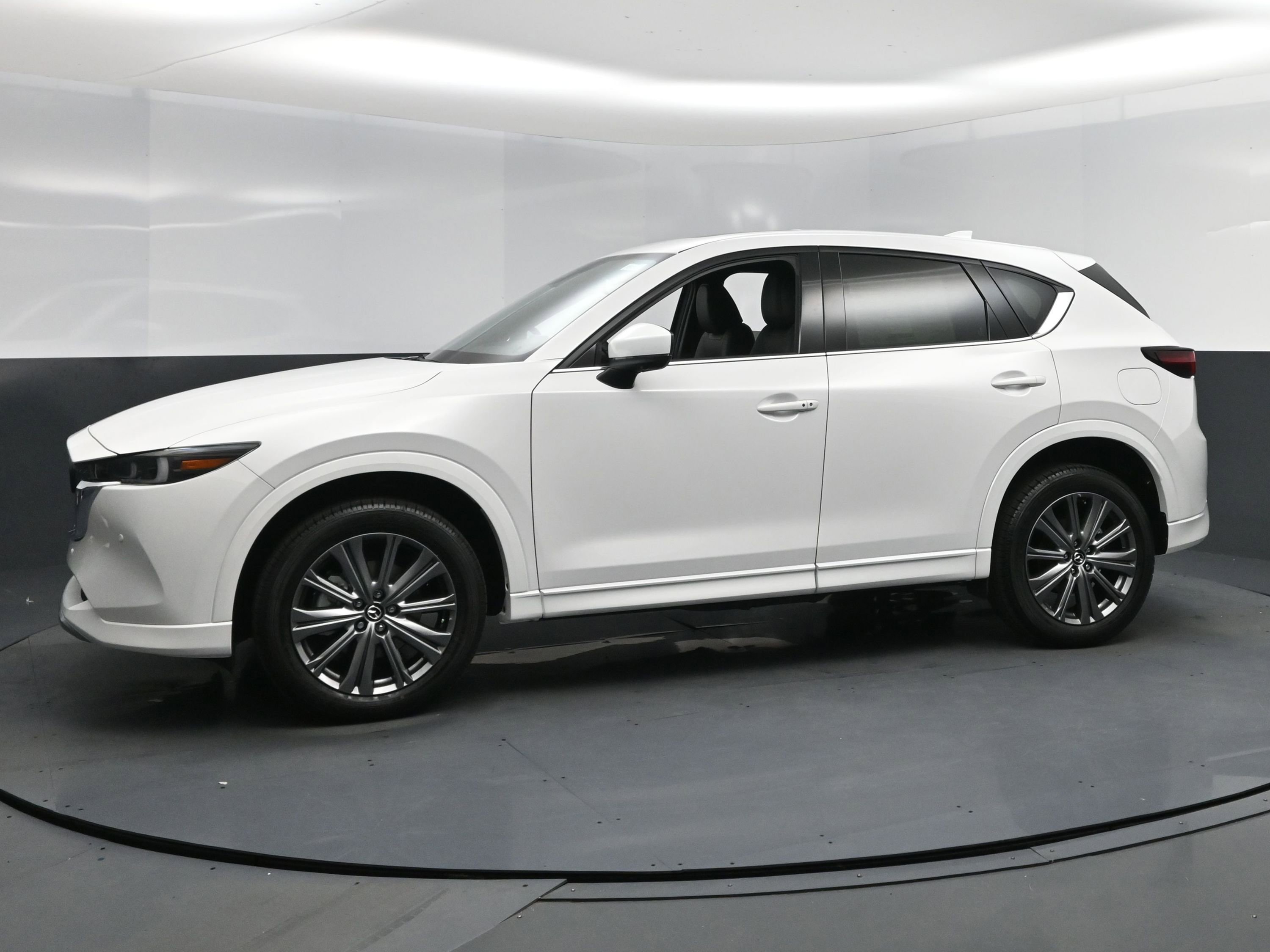 New 2025 MAZDA CX-5 Signature image 3