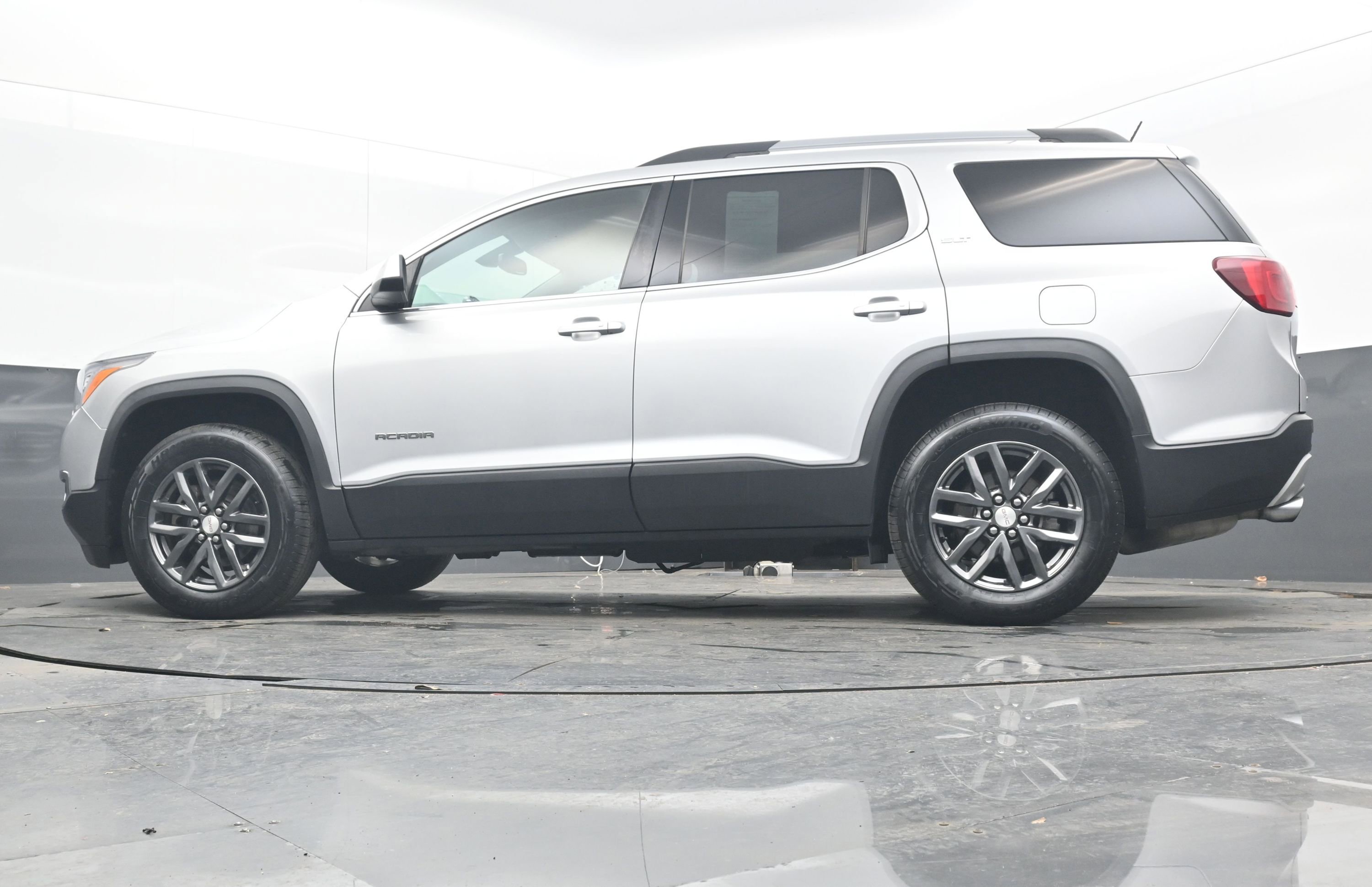 Used 2019 GMC Acadia SLT image 27