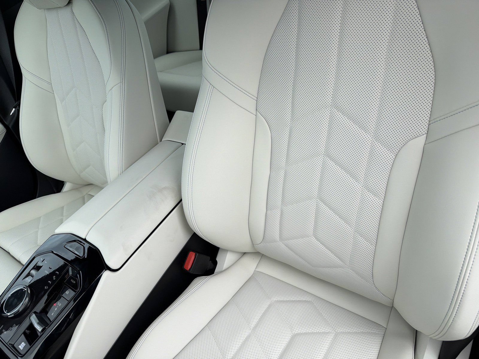 New 2027 BMW 530i xDrive w/ Premium Package AWD/4WD image 18