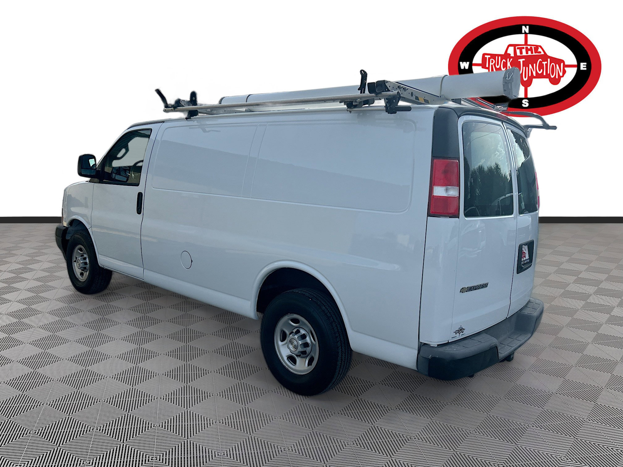 Used 2020 Chevrolet Express 2500 w/ Driver Convenience Package image 5
