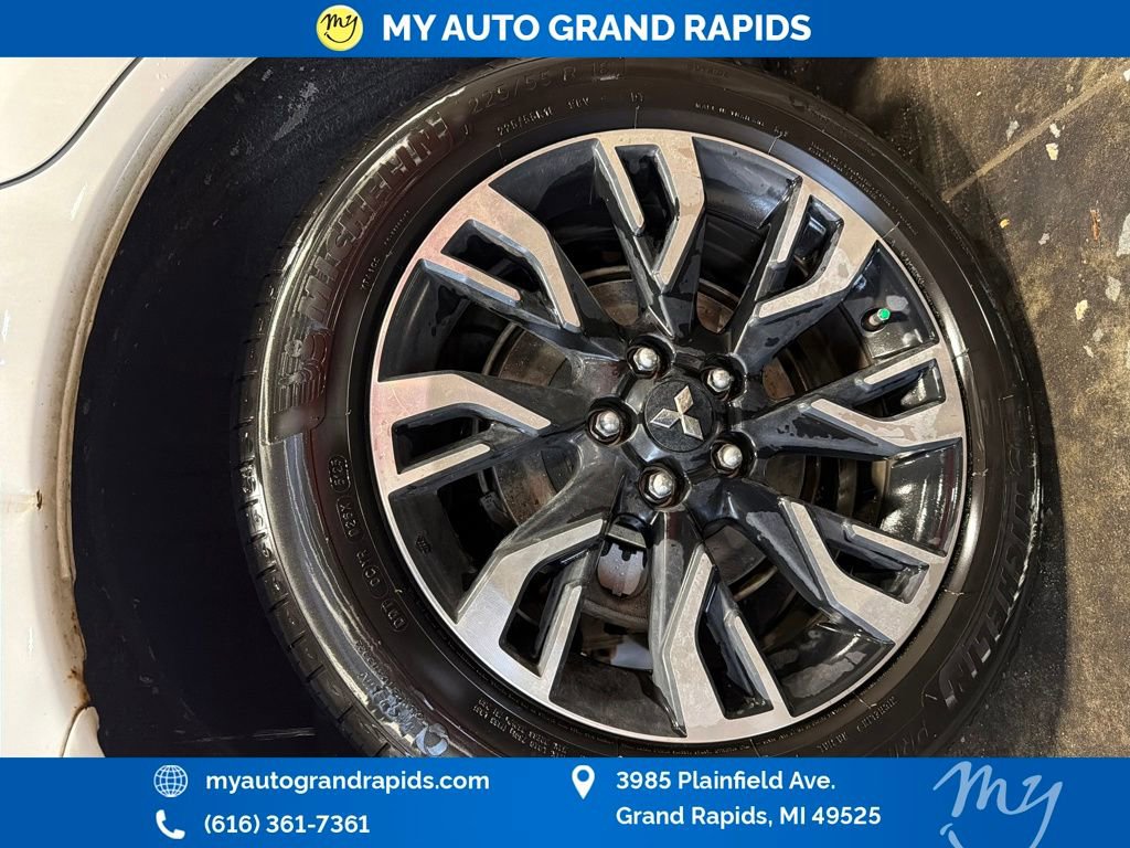 Used 2018 Mitsubishi Outlander SEL image 37