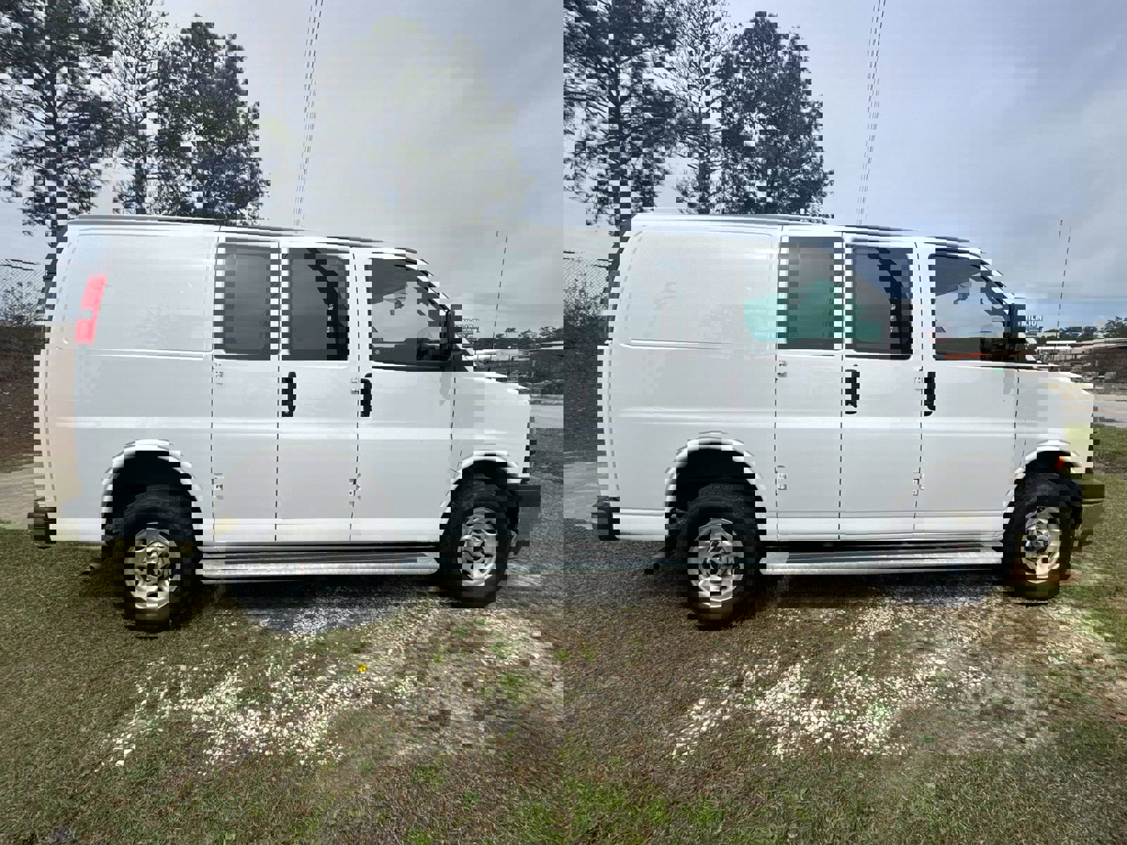 Used 2024 GMC Savana 2500 w/ Driver Convenience Package image 11