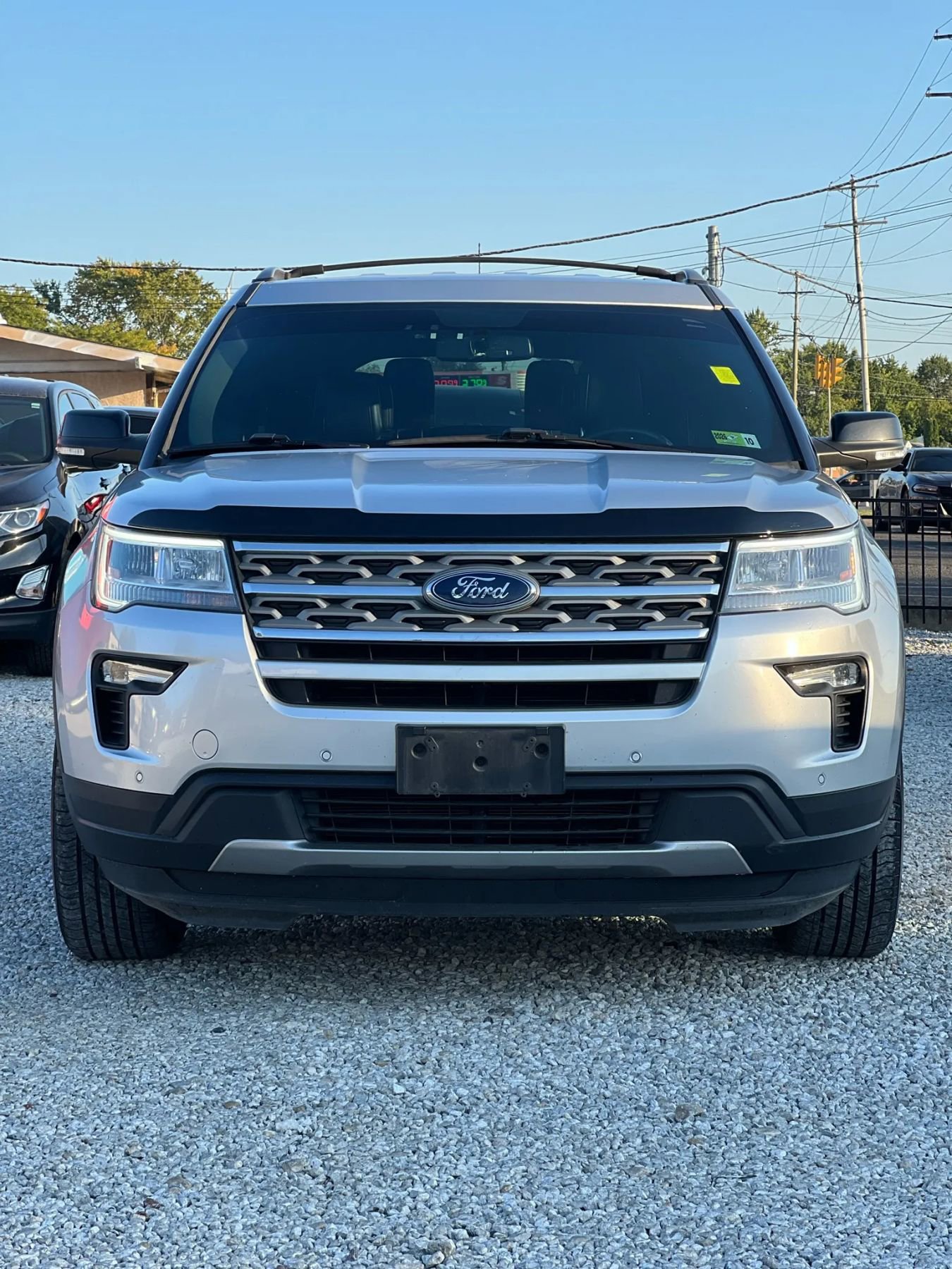 Used 2018 Ford Explorer XLT w/ Equipment Group 202A image 2