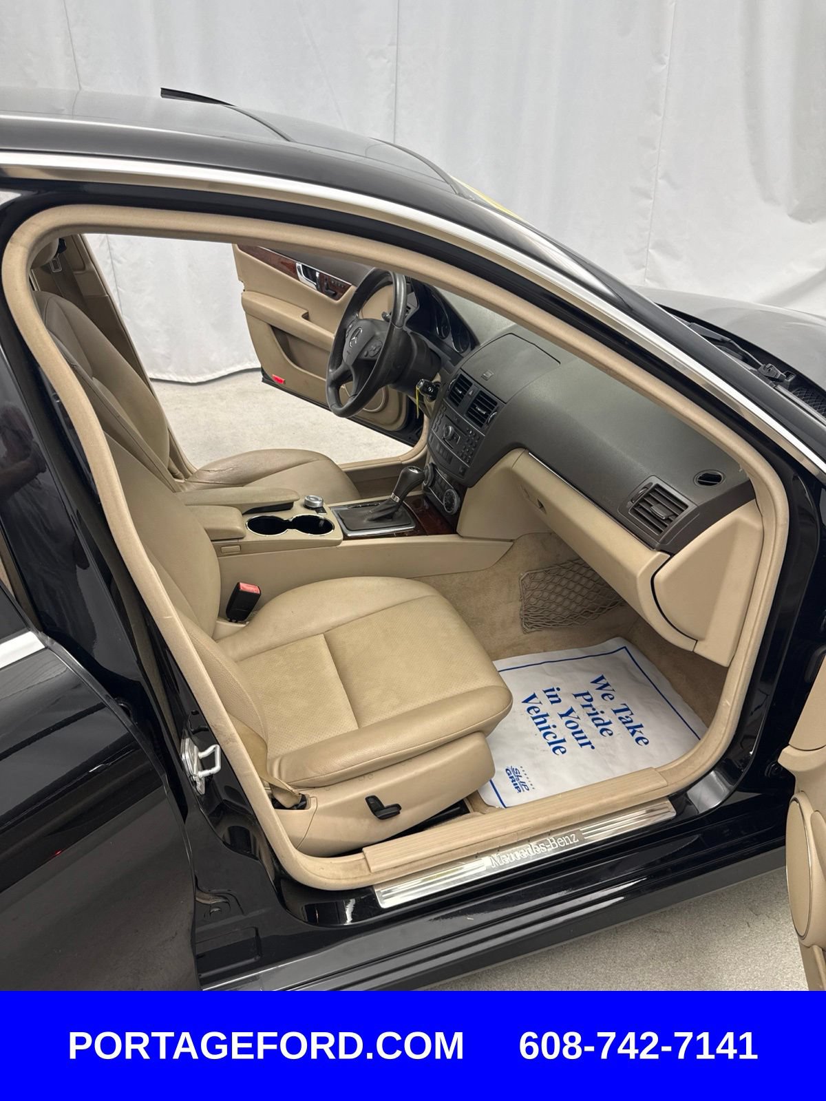 Used 2011 Mercedes-Benz C 300 4MATIC Sedan image 25