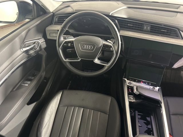 Used 2024 Audi Q8 e-tron Premium Plus w/ Premium Plus Package image 16
