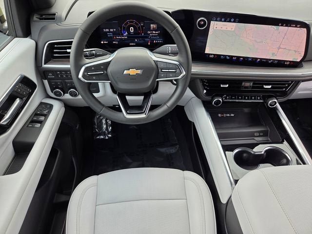 Used 2025 Chevrolet Suburban Premier AWD/4WD image 16