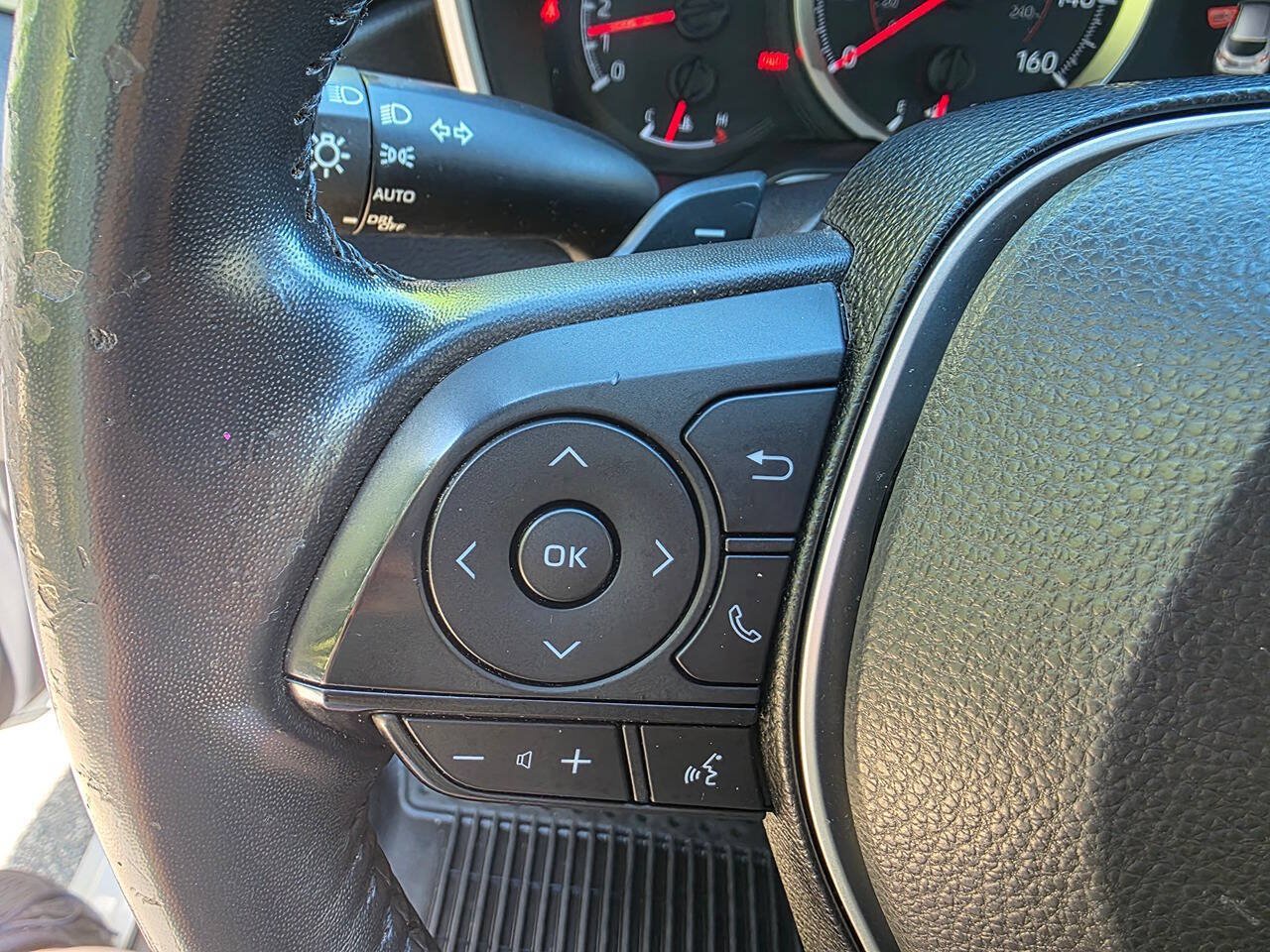 Used 2019 Toyota Corolla SE w/ SE Option Package FWD image 18