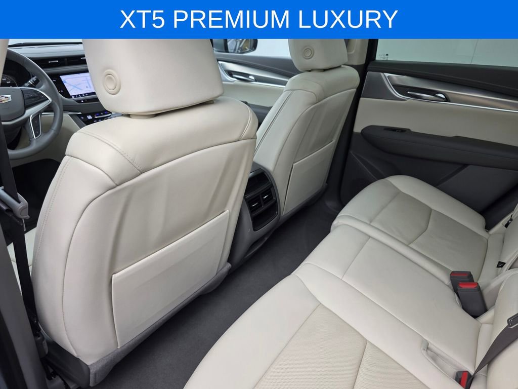 Used 2023 Cadillac XT5 Premium Luxury image 14