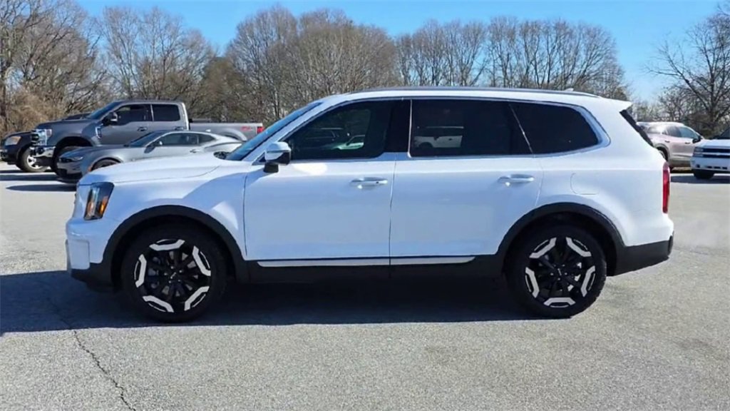 Used 2024 Kia Telluride S w/ S Sunroof Package image 5