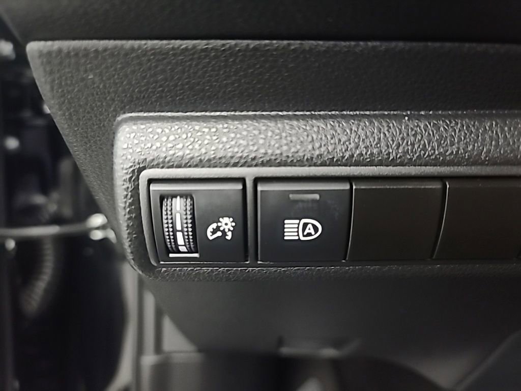 Used 2025 Toyota Corolla LE image 27