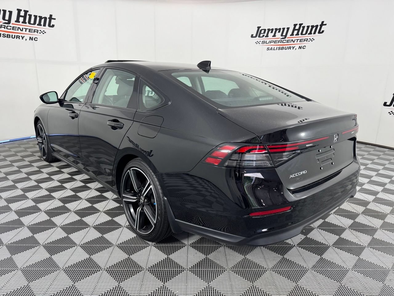 Used 2026 Honda Accord SE image 9