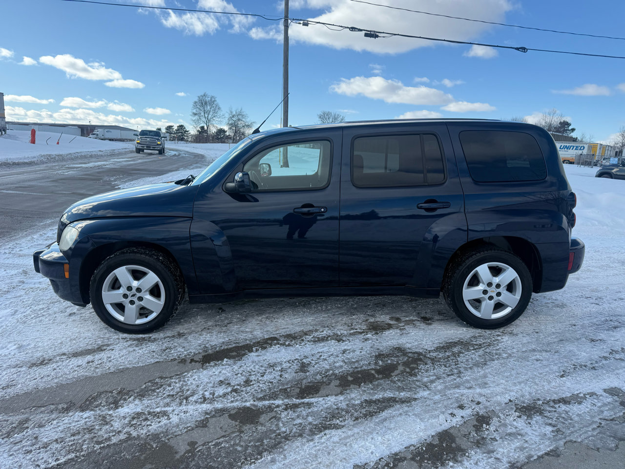 Used 2011 Chevrolet HHR LT image 8