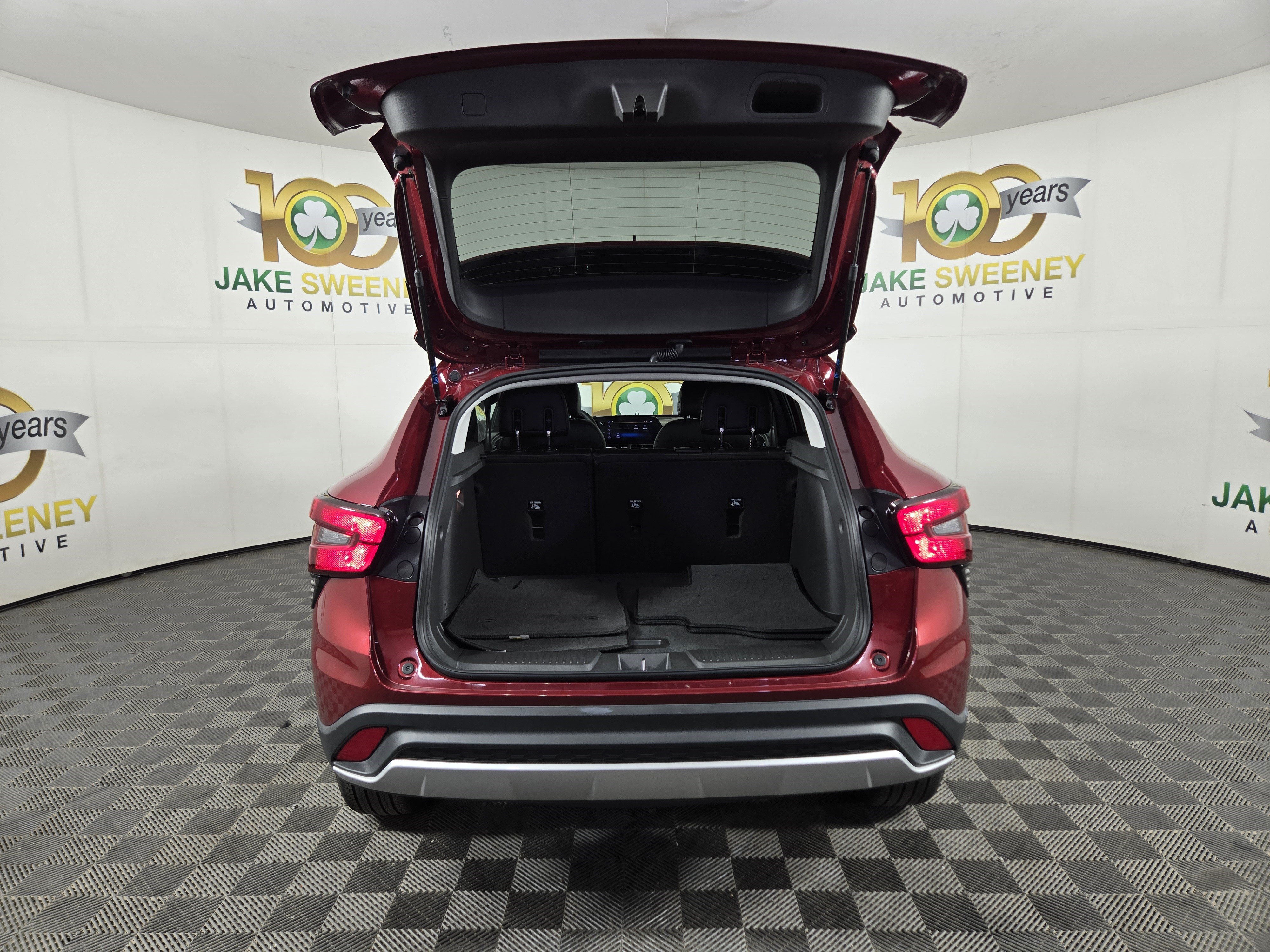 Certified 2025 Chevrolet Trax LT w/ LT Convenience Package FWD image 32