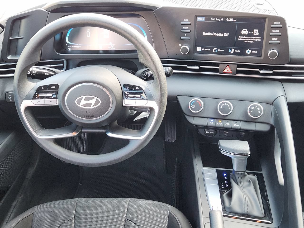 Used 2025 Hyundai Elantra SE w/ Cargo Package FWD image 25