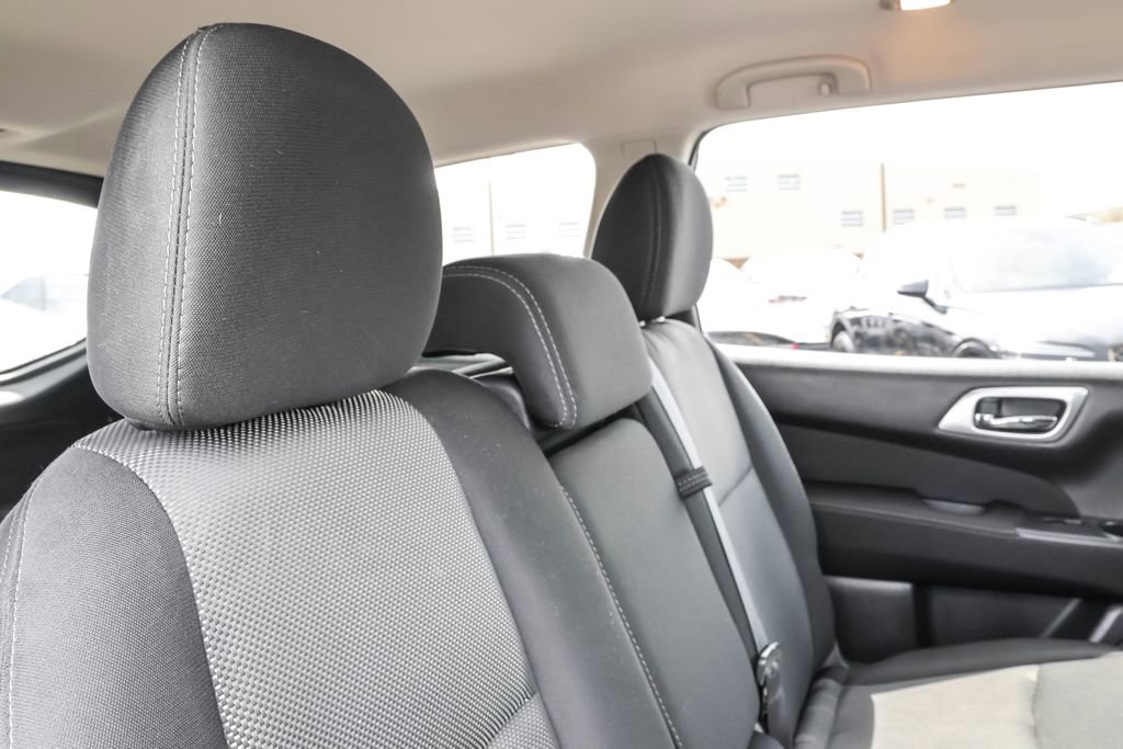 Used 2017 Nissan Pathfinder SV w/ SV Cold Weather Package image 35
