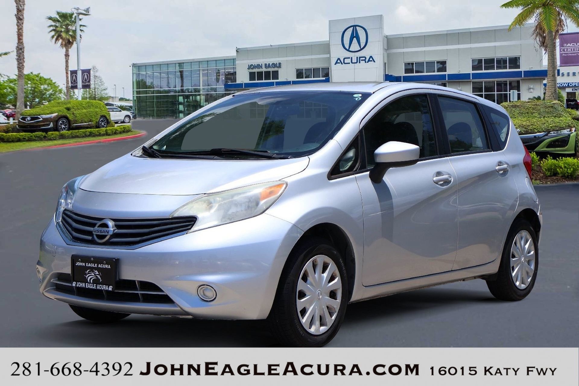 Used 2016 Nissan Versa Note SV FWD image 1