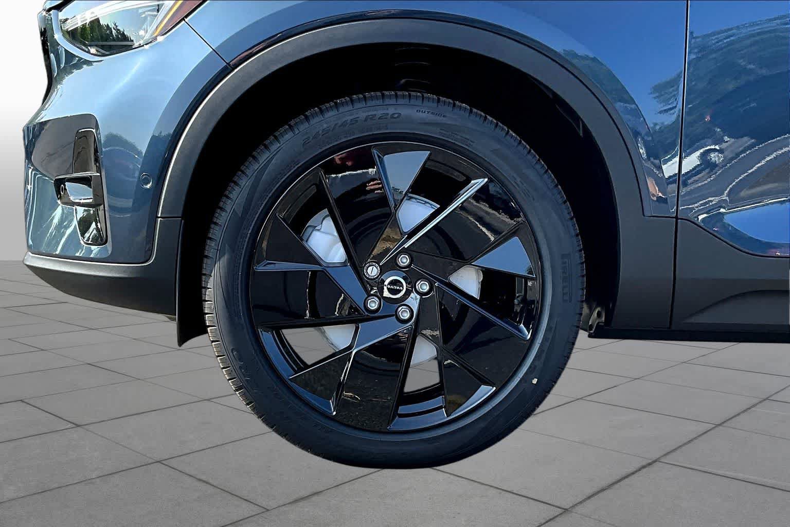 New 2026 Volvo XC40 B5 Ultra w/ Protection Package Premier AWD/4WD image 16
